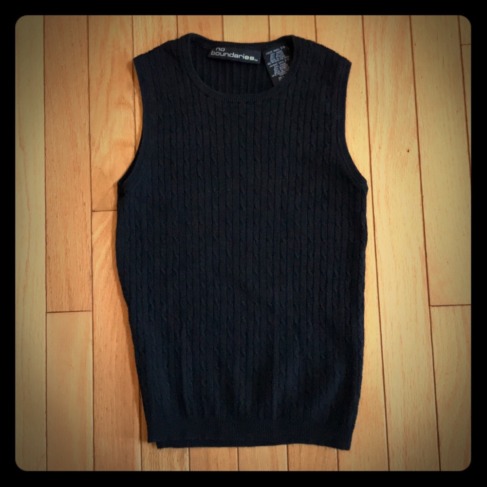 Black Juniors Sweater Vest - Small